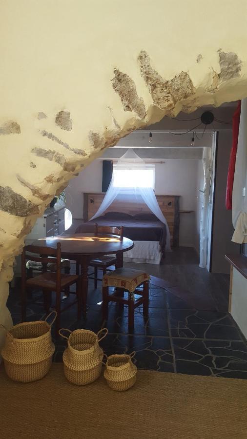 Fraissé-des-Corbières Gite Dans Ancienne Bergerie En Pleine Garrigue מראה חיצוני תמונה