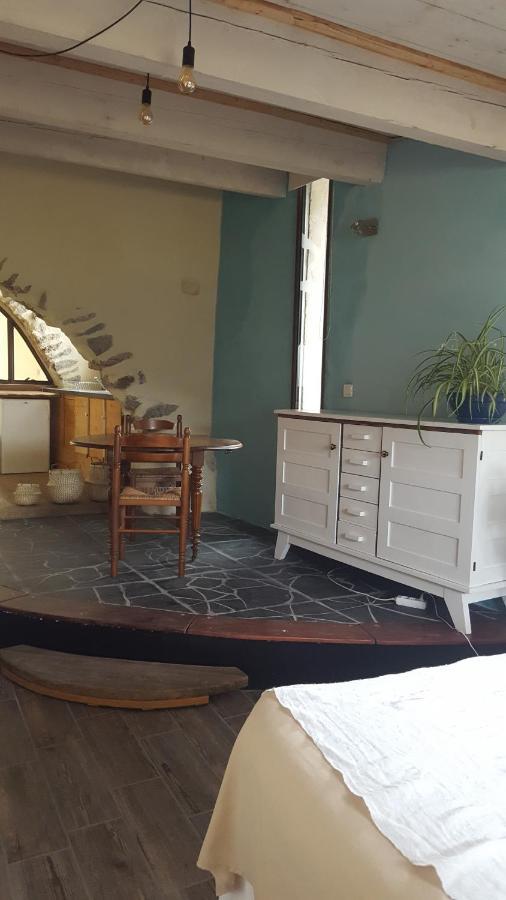 Fraissé-des-Corbières Gite Dans Ancienne Bergerie En Pleine Garrigue מראה חיצוני תמונה